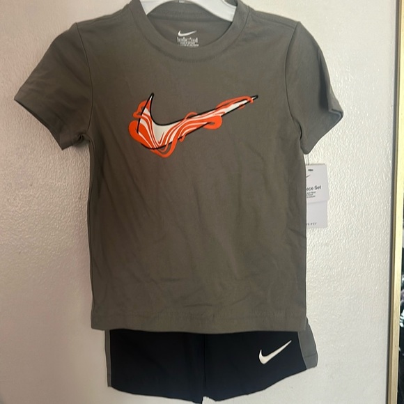 Nike Other - Kids Nike outfit new with tags